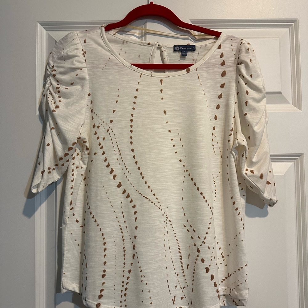 Democracy Cream Ruched 3/4 Sleeve Blouse